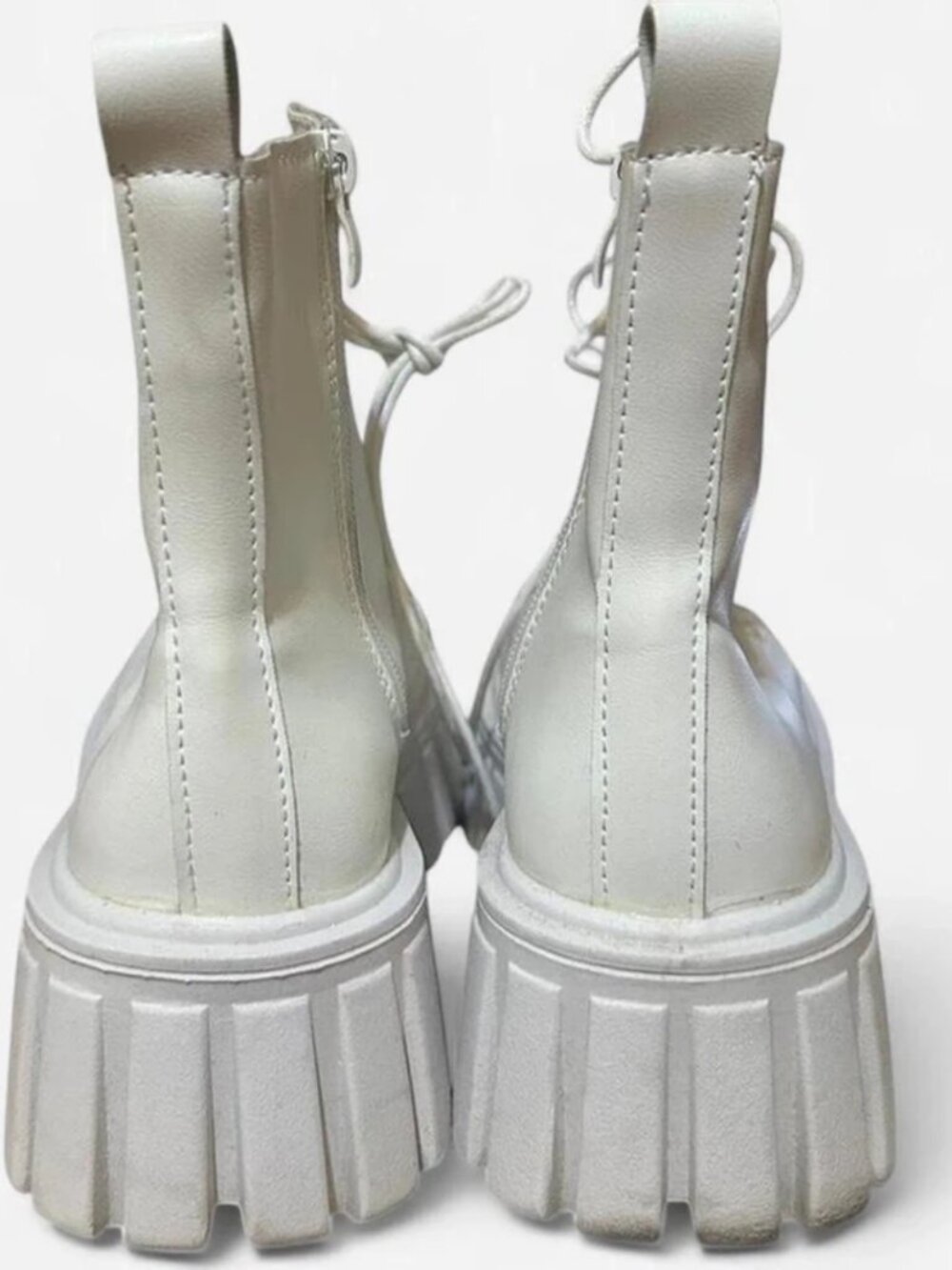 Chunky lace up white boots - Picture 3 of 4
